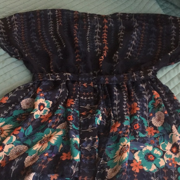 Floral blouse - Picture 4 of 5